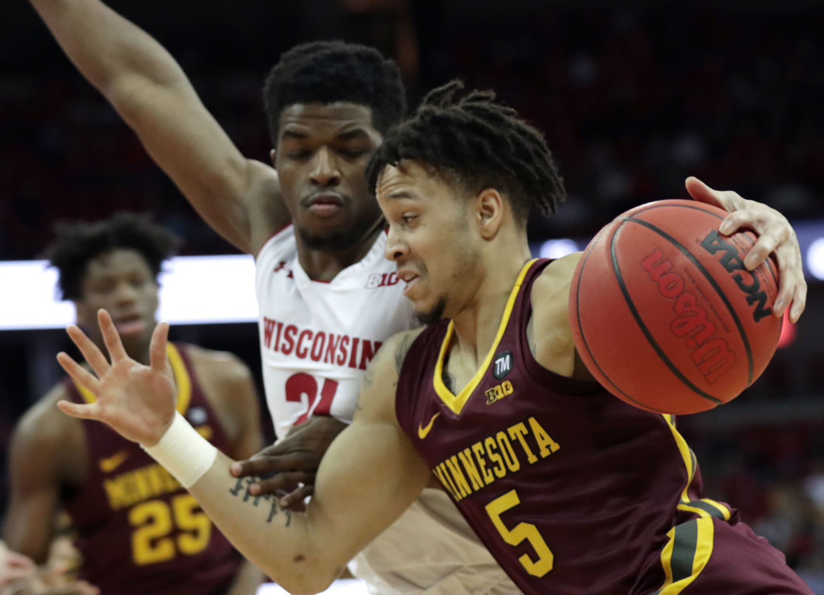 Golden Gophers 59, Badgers 52